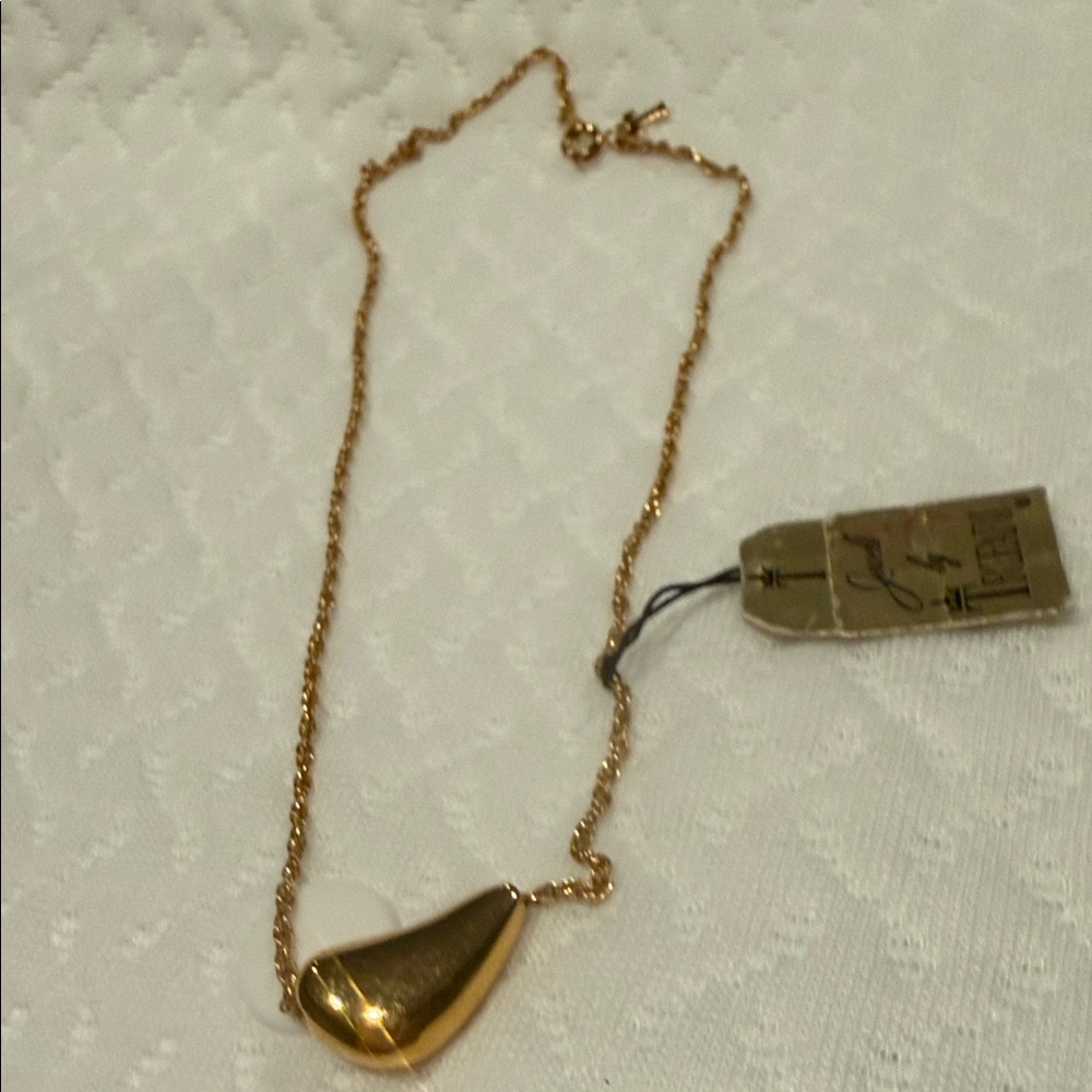 Trifari Vintage Gold Dainty Pendant Necklace 15”